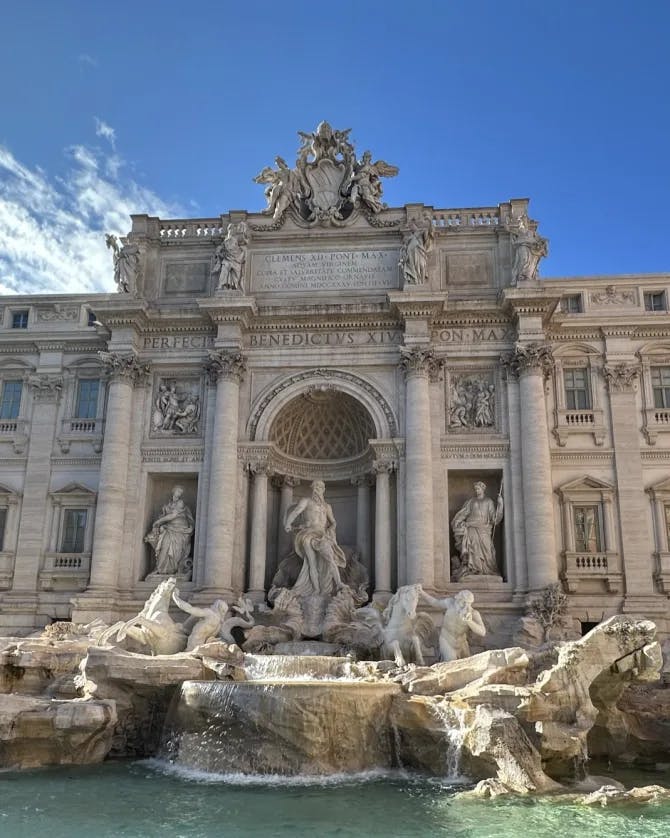 Picture of trevi fountain