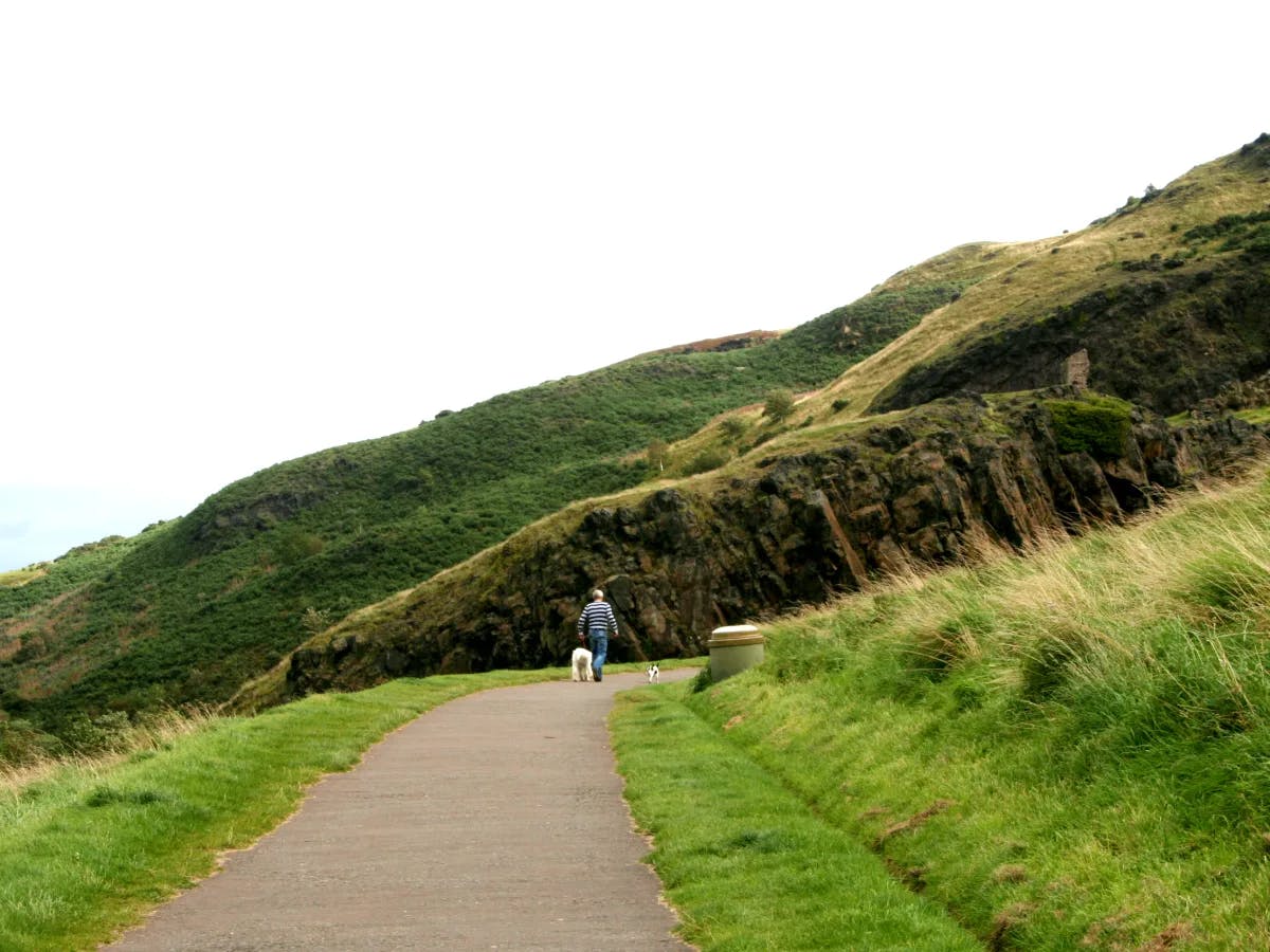 arthurs-seat-hike-Edinburgh-travel-guide