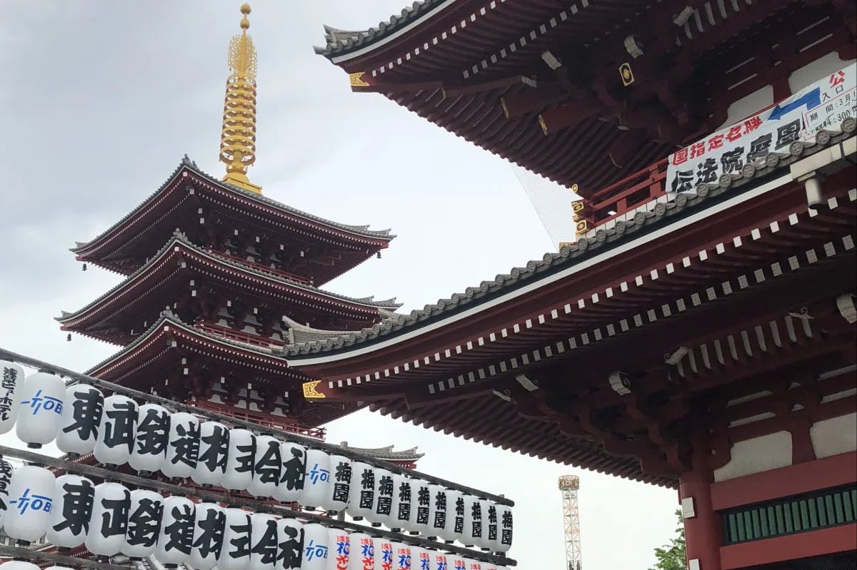 low-angle-temple-tokyo-travel-guide