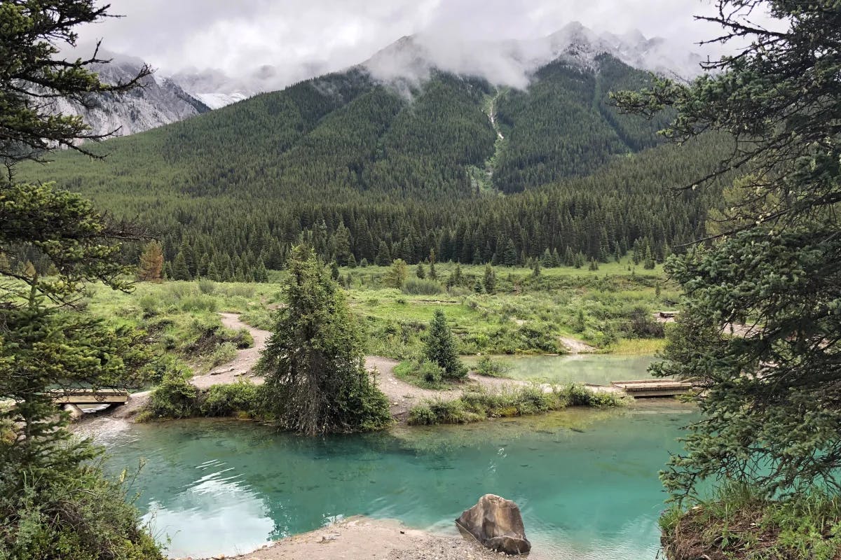 Johnston-Canyon-banff-travel-guide