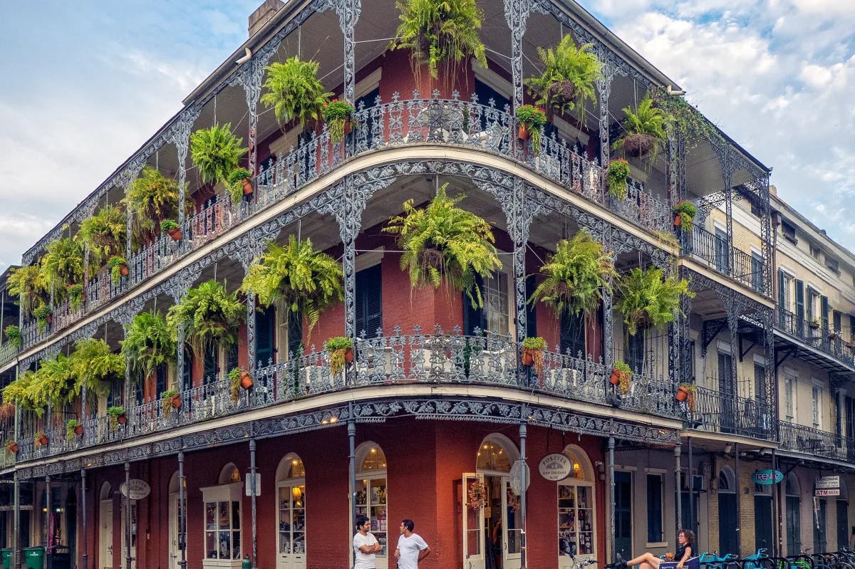 three-storey-building-new-orleans-travel-guide