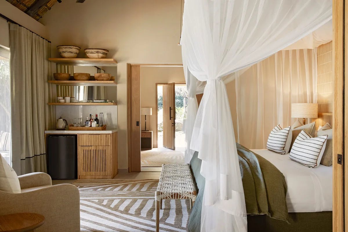 Experience the comfort and luxury of staying at Londolozi Game Reserve.