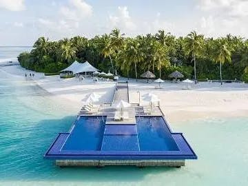 Blue beach of Maldives