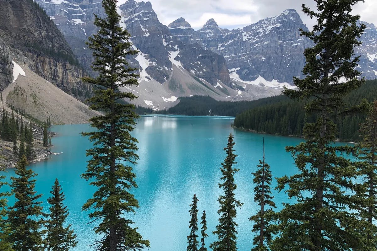 Lake-Moraine-Banff-travel-guide