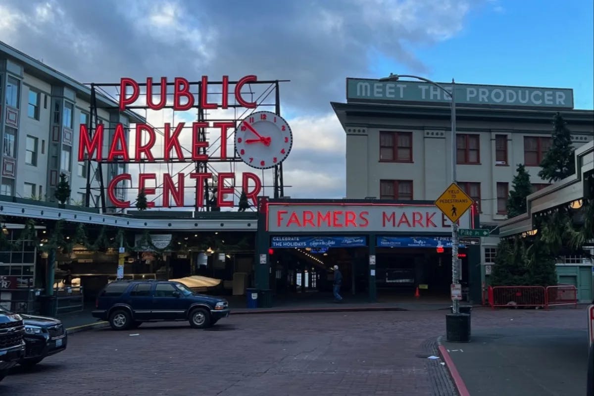 Pike-Place-washington-travel-guide