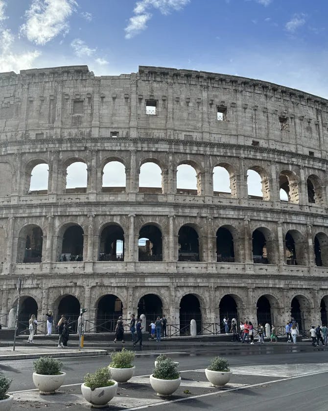 Picture of one of the wonder of world in Rome: The Colosseum