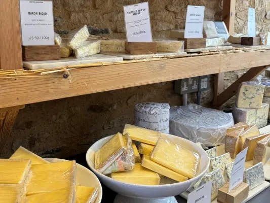 Cheese-on-shelves-Cotswold-travel-guide