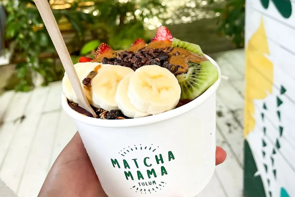 Matcha Mama are products served fresh and healthy.