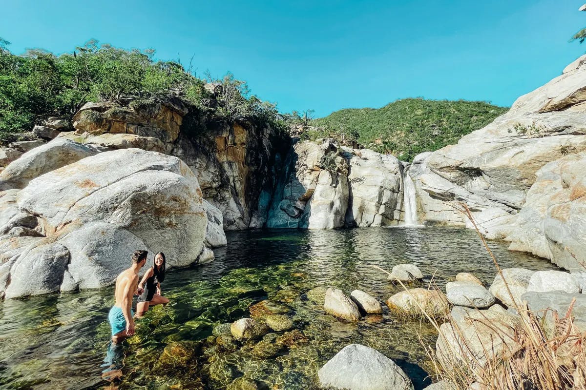 In the vicinity of Santiago are hot springs, which are ideal for the enjoyment of tourists.