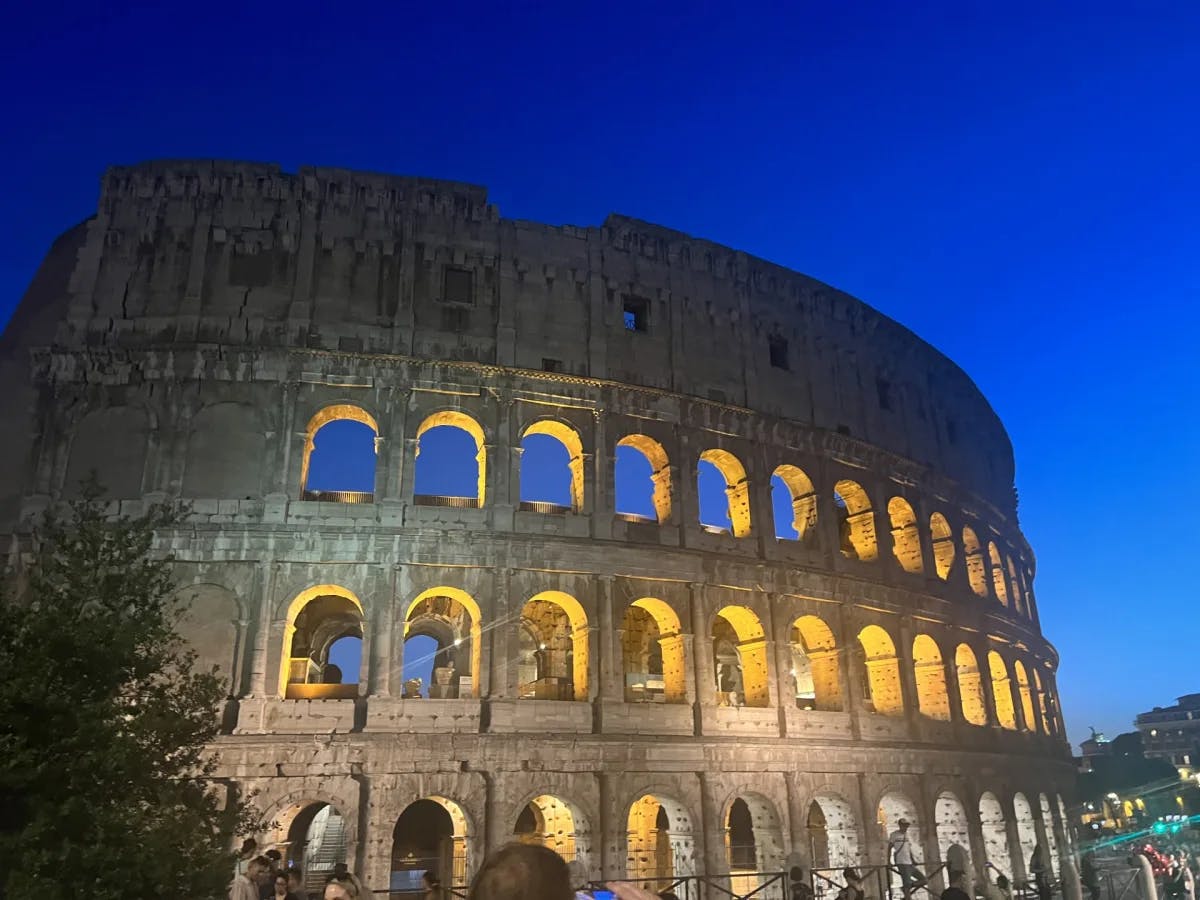 Colloseeum in rome at night