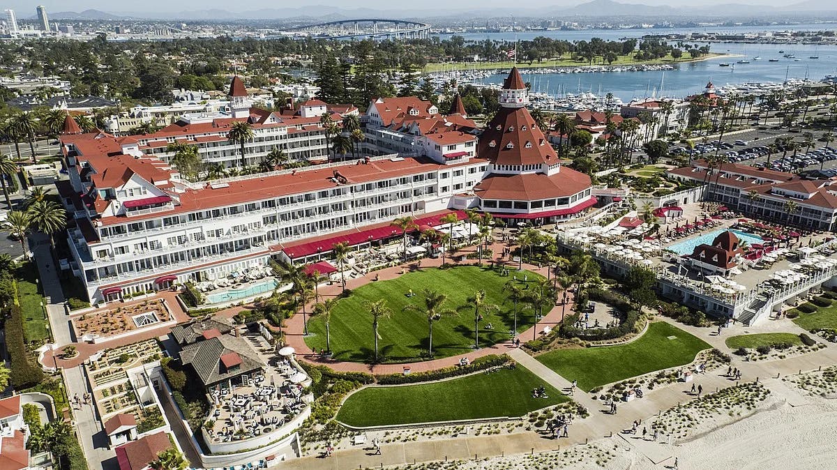 birds eye view of hotel