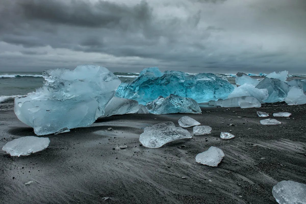 The glittering ice chunks at Diamond Beach.