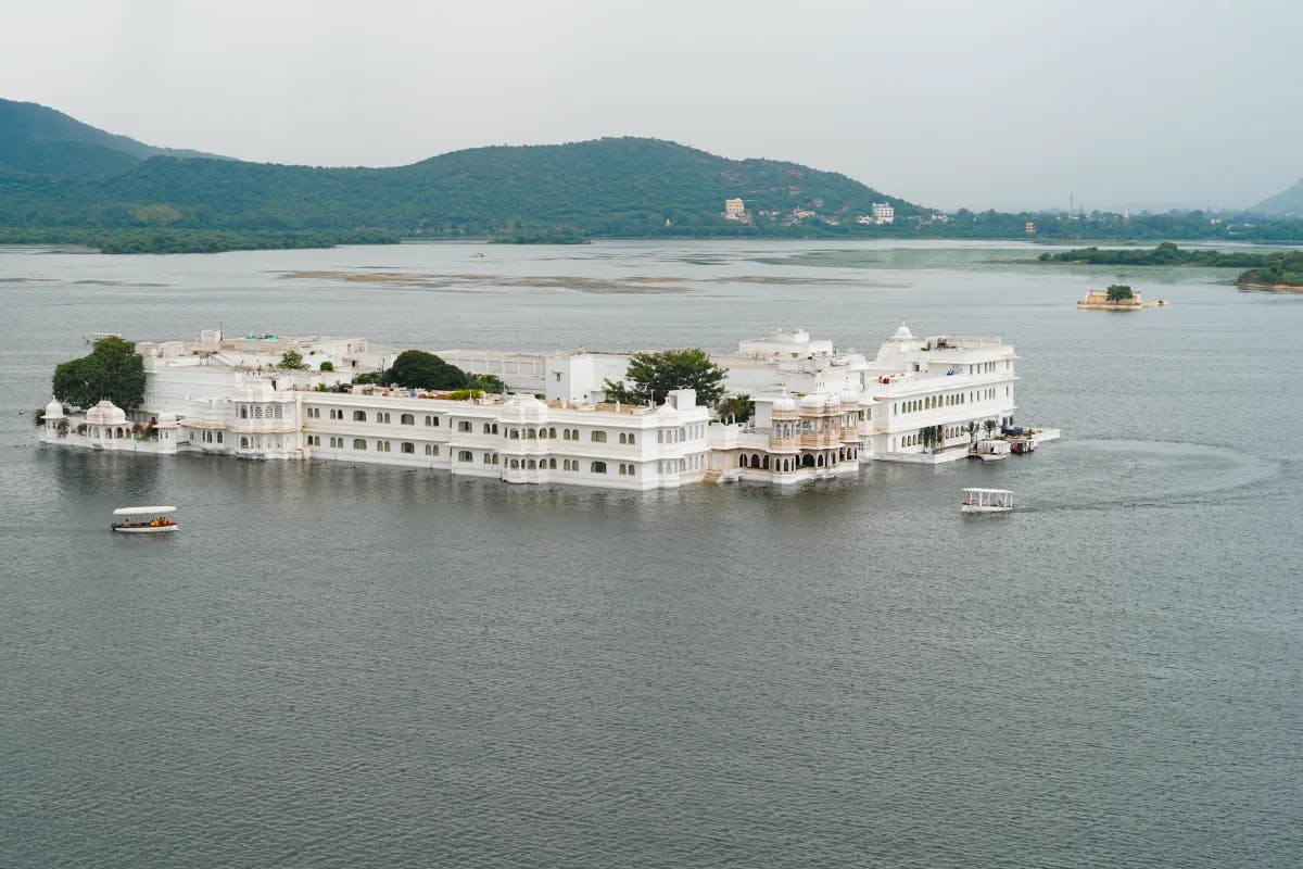 aerial-view-palace-india-travel-guide