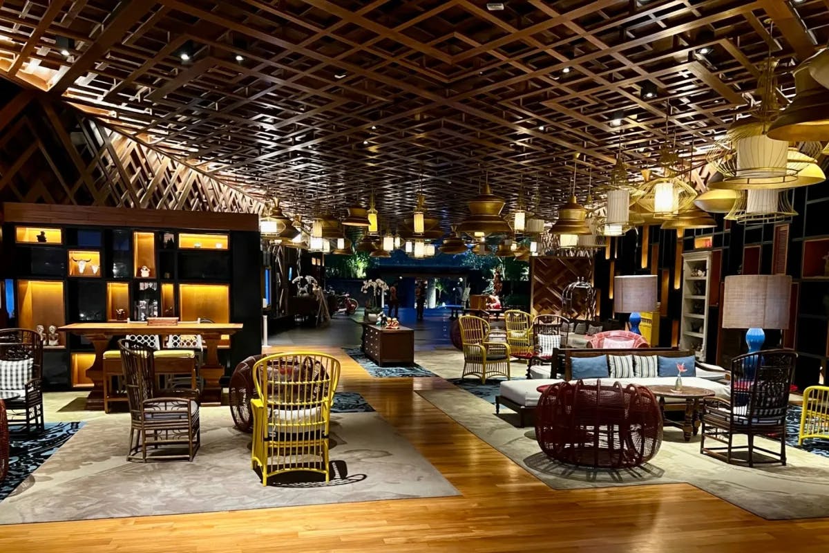 Hotel-Lobby-Seminyak-travel-guide