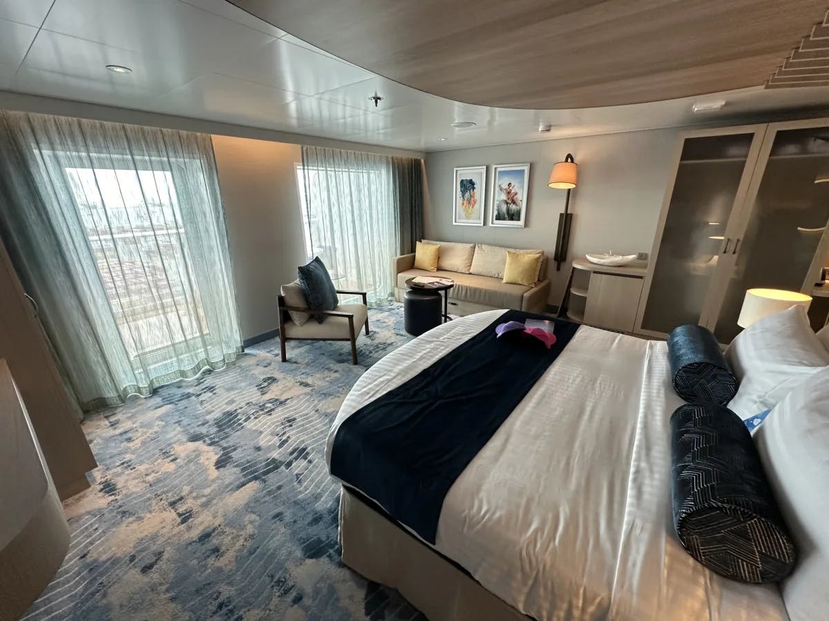  A suite inside cruise.