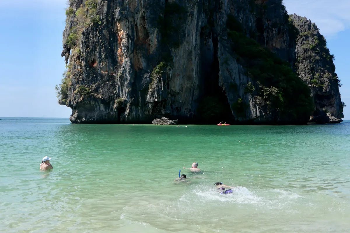 people-swiming-beaches-thailand-travel-guide