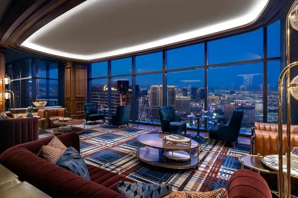 A classy lounge reminiscent of 19th century Old World social clubs with an excellent view of Las Vegas