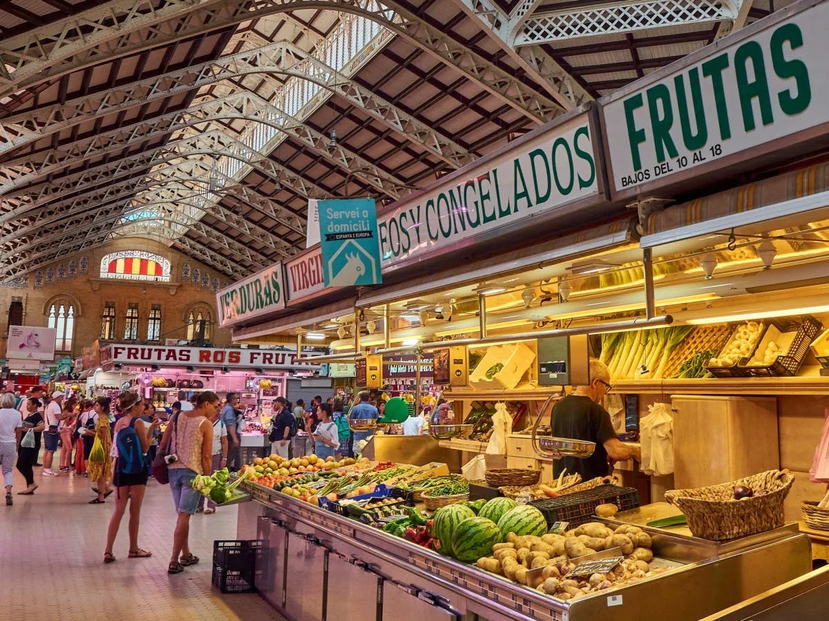 An indoor marketplace.