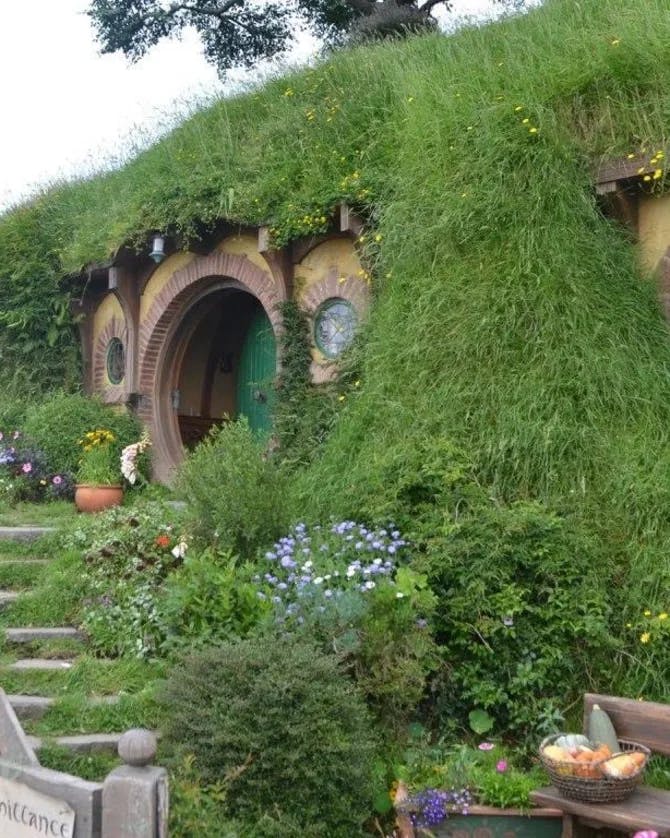 Picture of Hobbiton in New Zealand