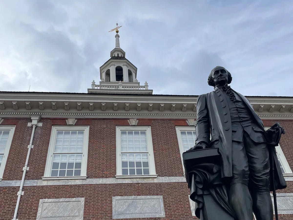 George Washington's monument at Philadelphia Independence Hall.