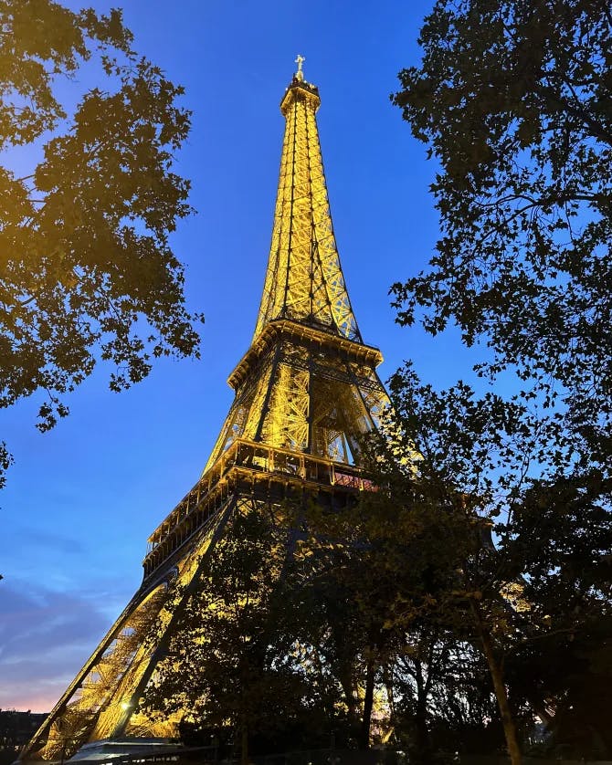 Picture of beautiful Eifle tower 