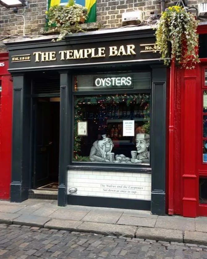 Front view  of Temple Bar