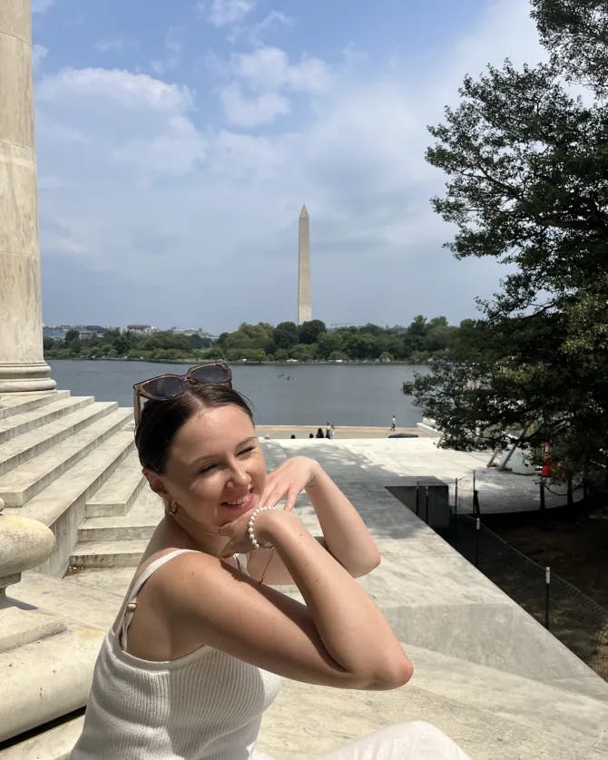 Picture of Georgia in white dress in Washington