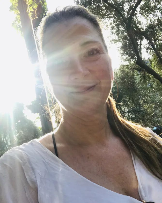 Patricia taking sun kissed selfie