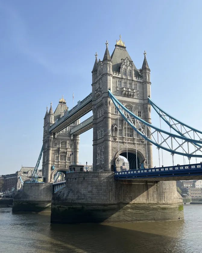 One of the world's most renowned bascule bridge, Tower Bridge in London.