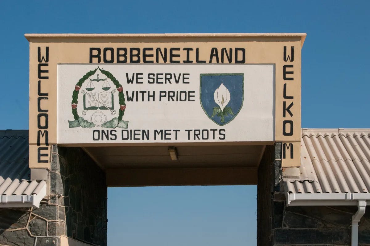 signage-bobbenel-island-cape-town-travel-guide