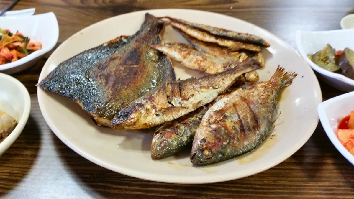 Fried fish in a plate.