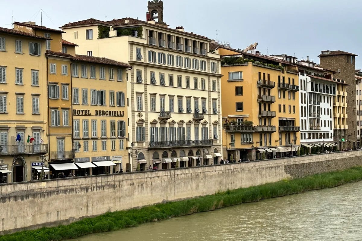 Florence-along-the-Arno-River-rome-travel-guide