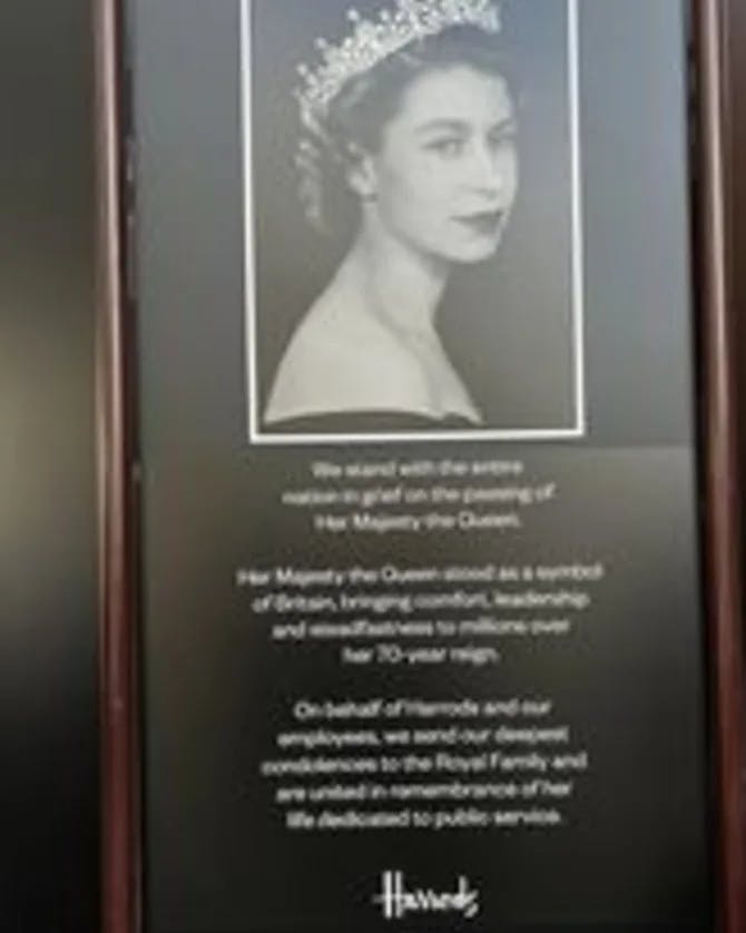 Plaque featuring the Queen of England at Harrods