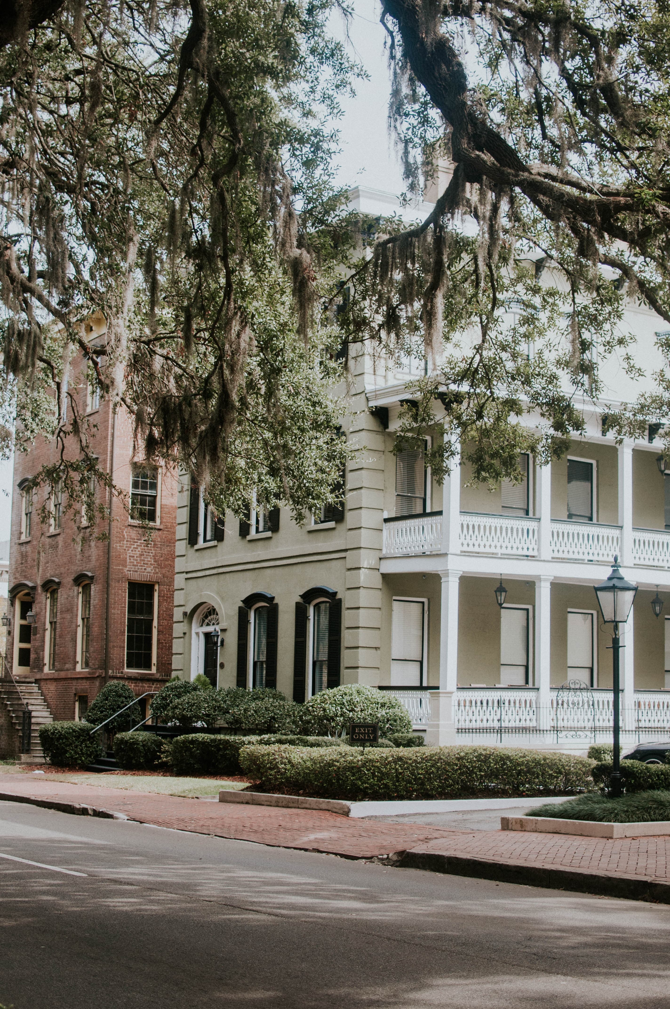 a colonial style home in Savannah, Georgia.