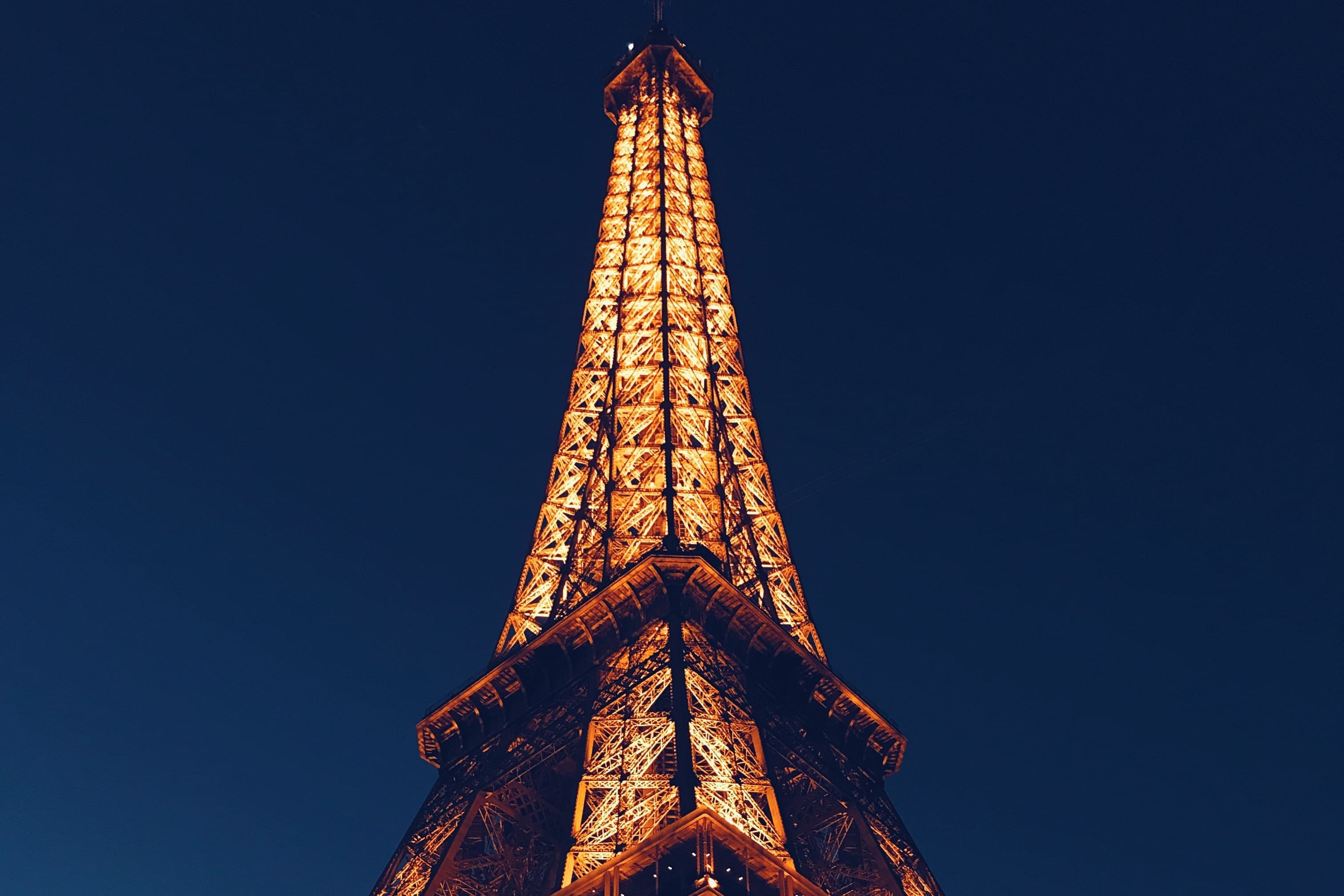 Night view of Eiffel Tower.