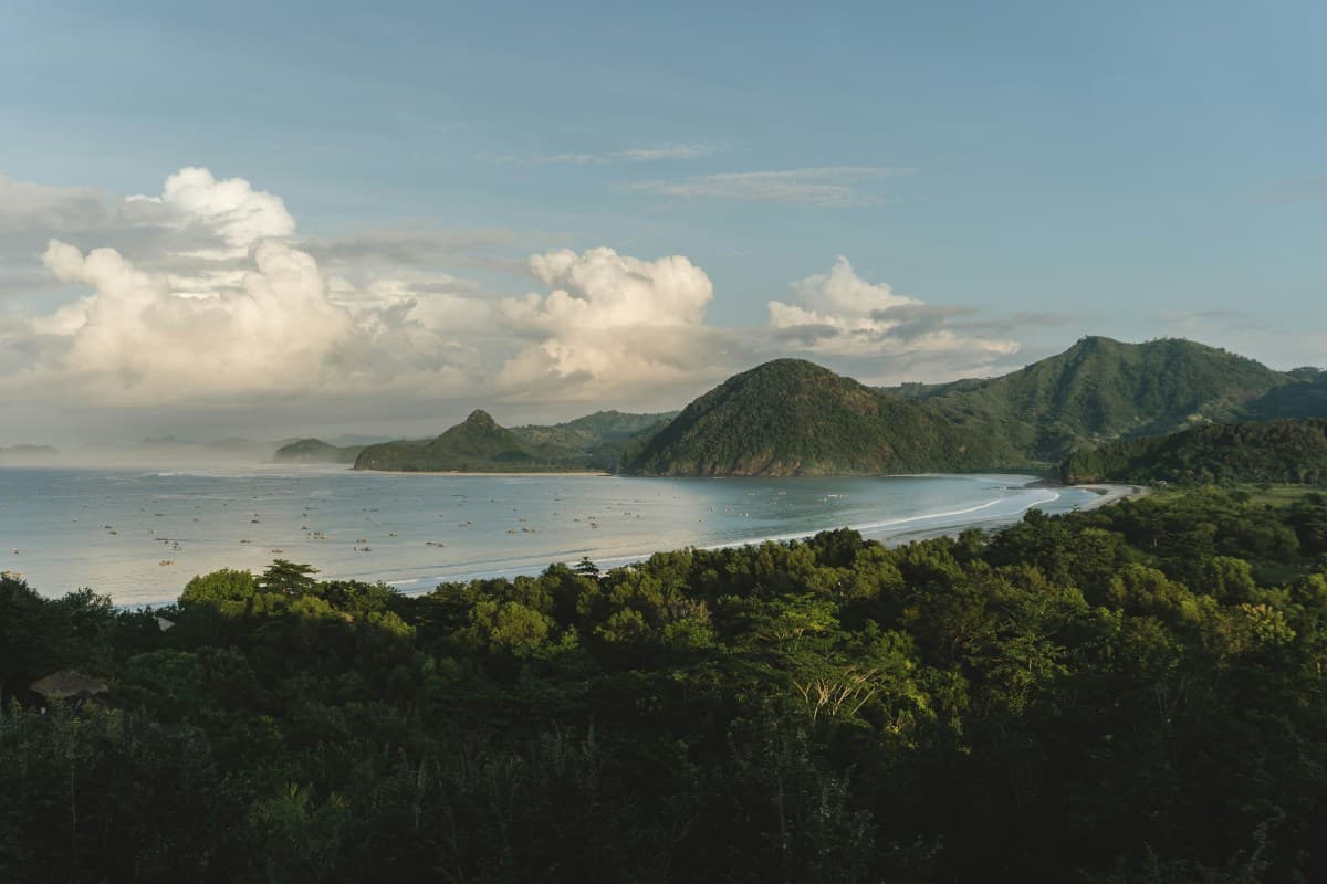 A view of the coast line in Honolulu.