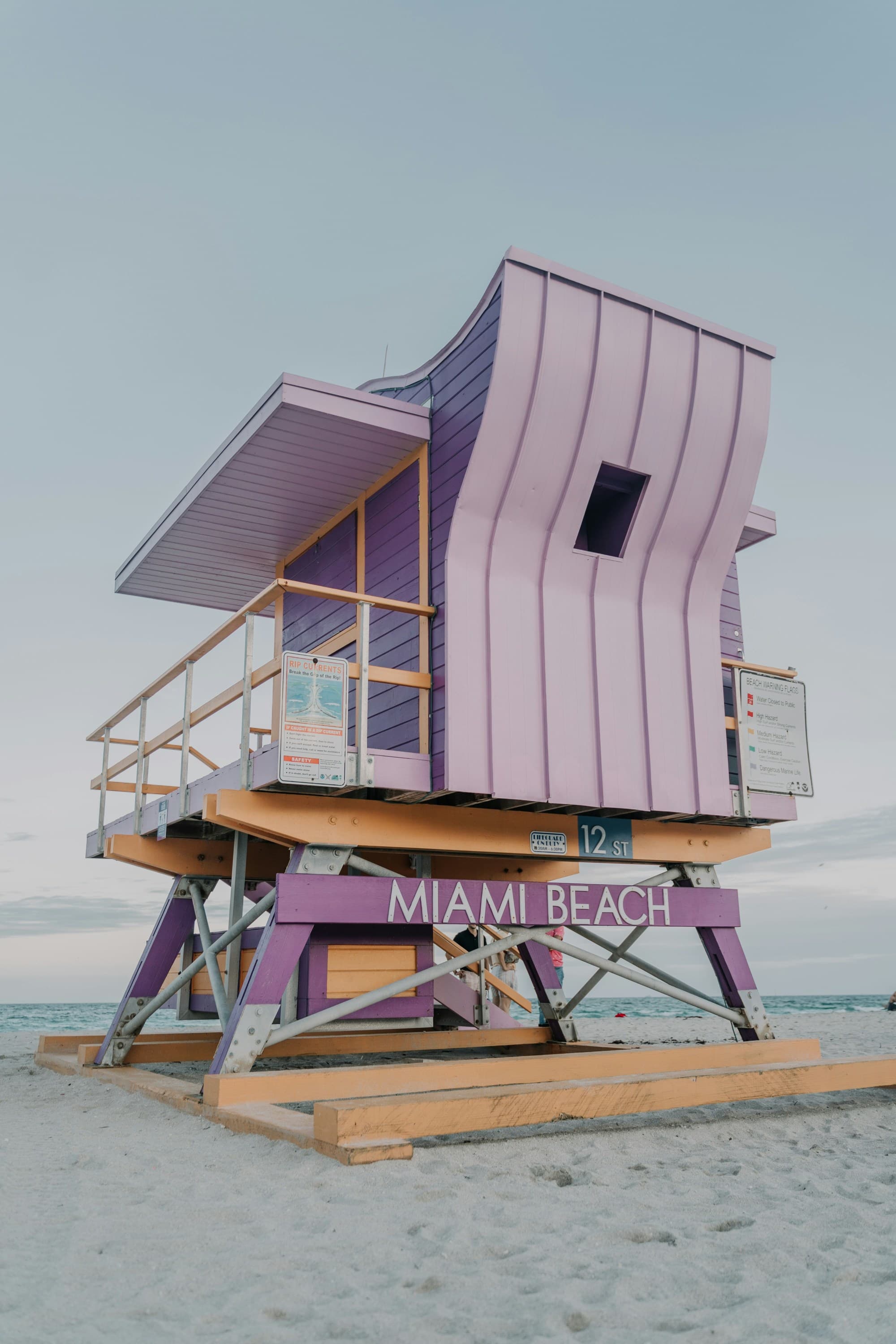 A lifeguard hut on a beach during the daytime