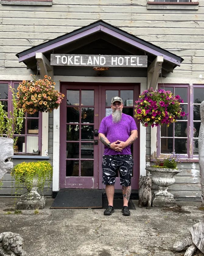 Man outside Tokeland Hotel