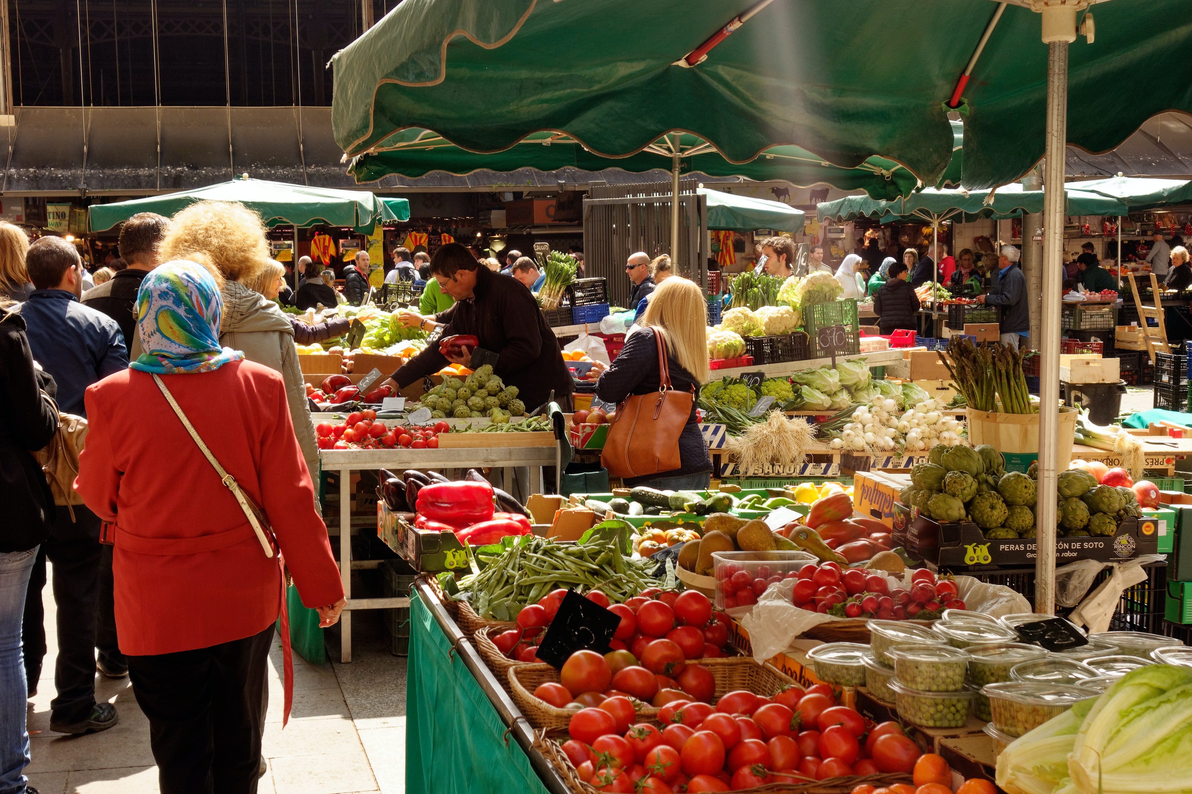 flea-market-paris-travel-guide