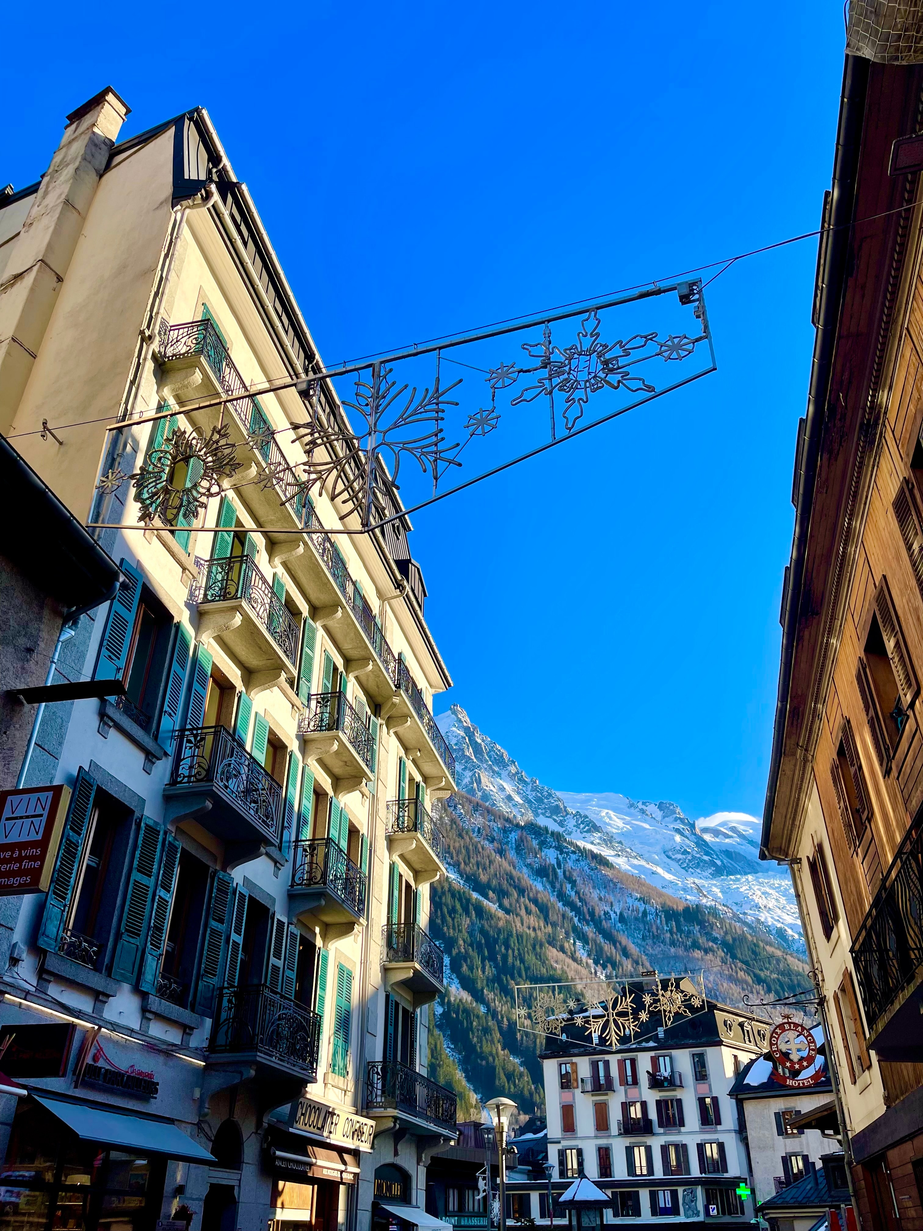 View of a hotel and sky