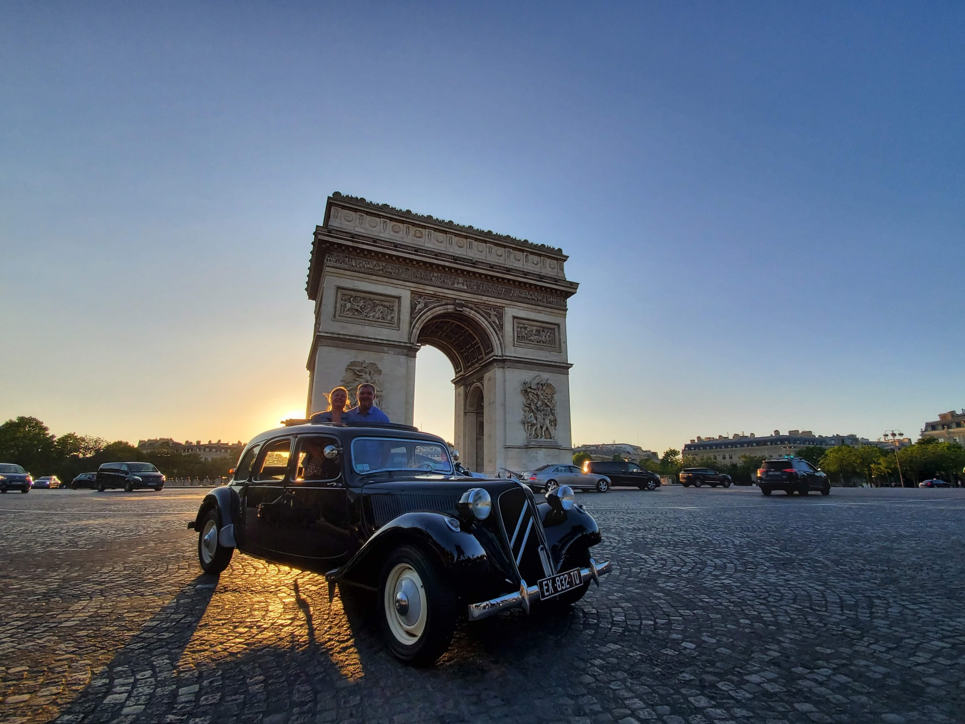 Picture of Shannon in Citroën Traction Avant car