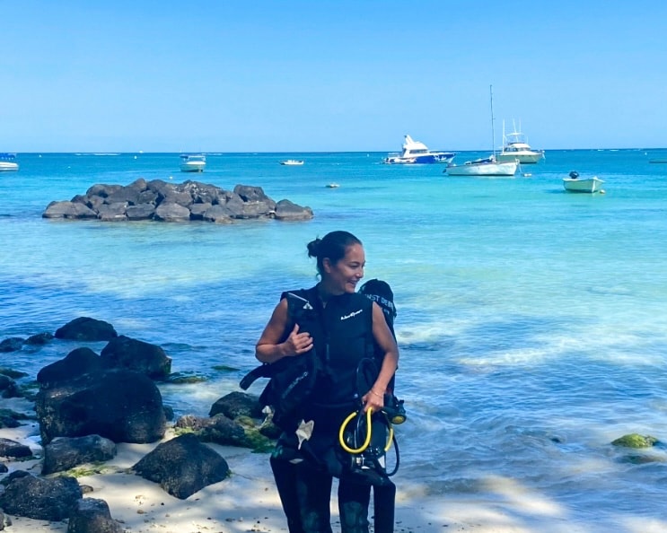 Travel Advisor Arlette Diederiks in scuba gear.