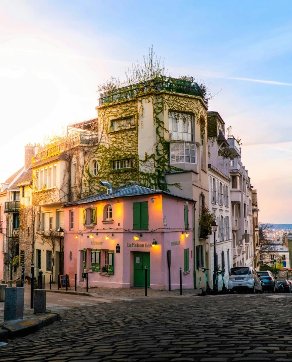 Discover the Best of Montmartre Paris: Hotels, Restaurants & Experiences