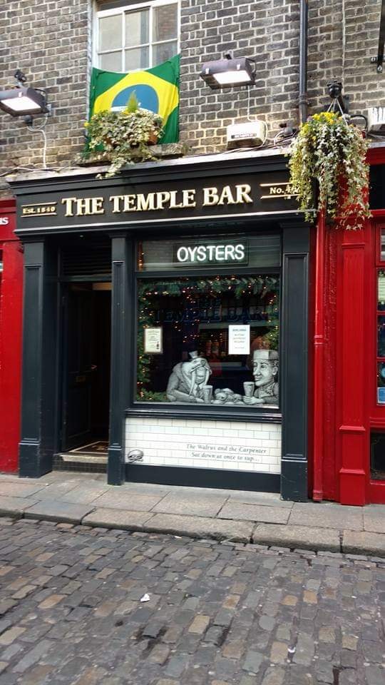 Front view  of Temple Bar