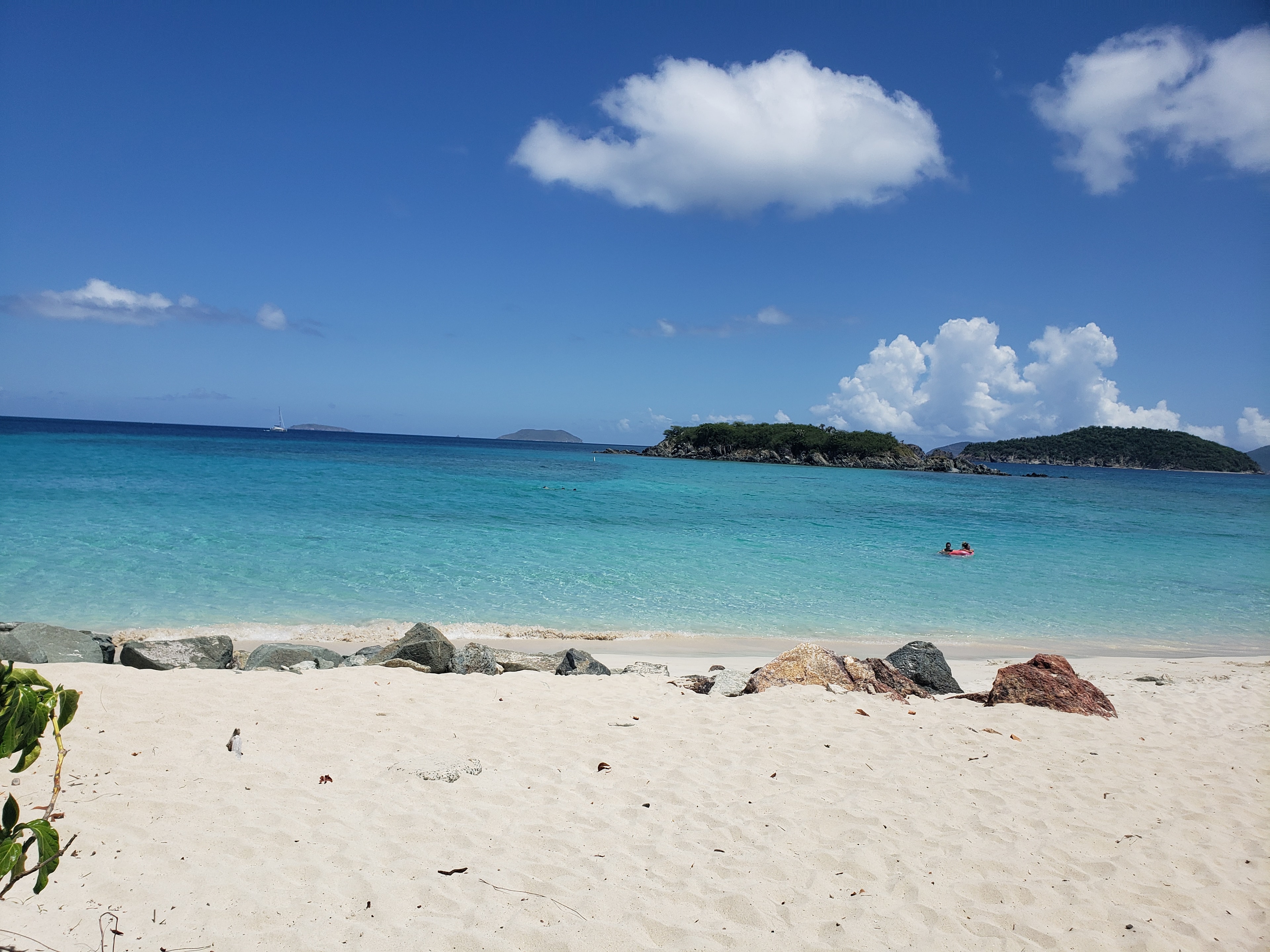 A view fo the beach during the day time