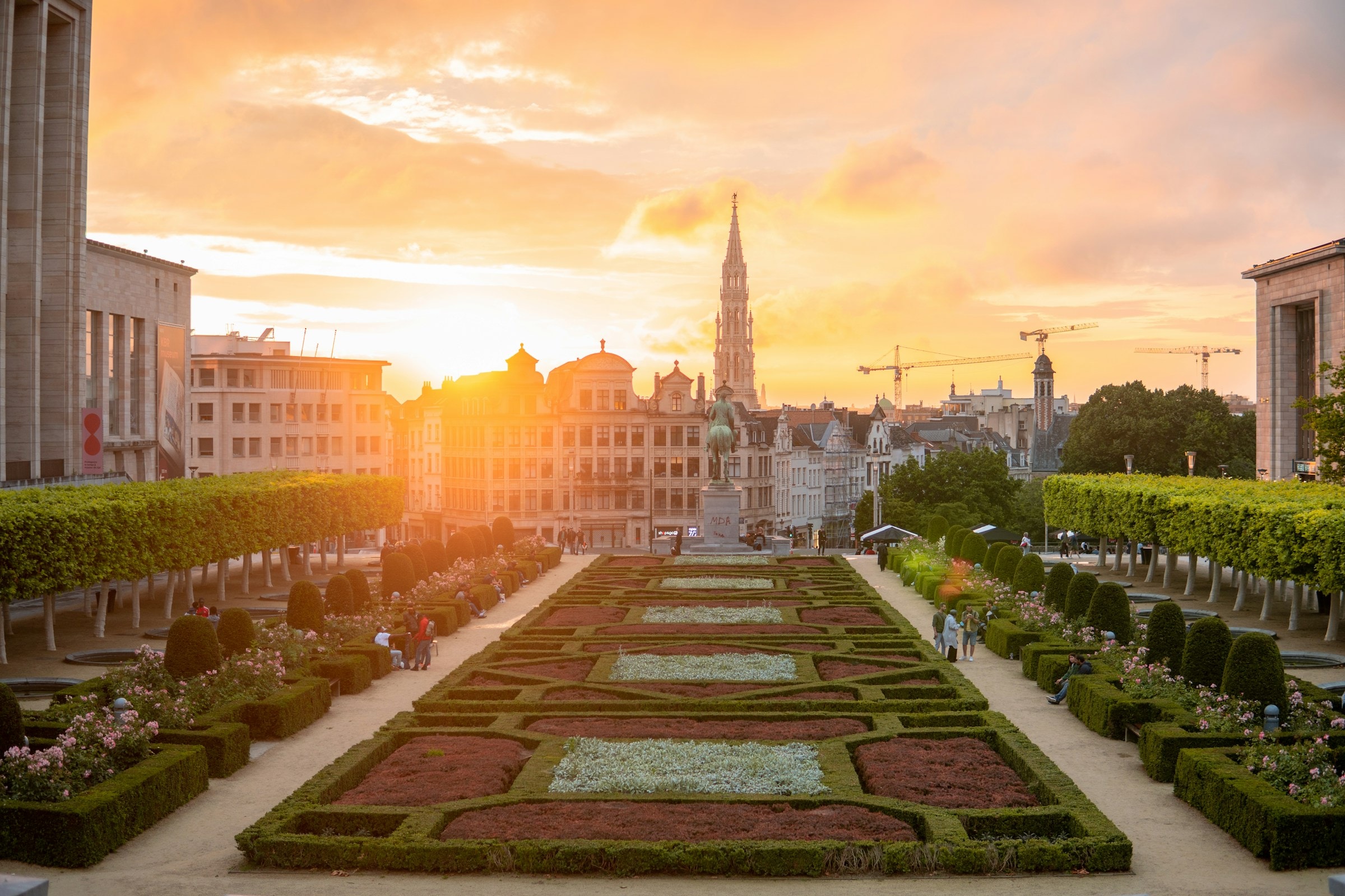 Sunset at the beautiful Jardin du Mont des Art.