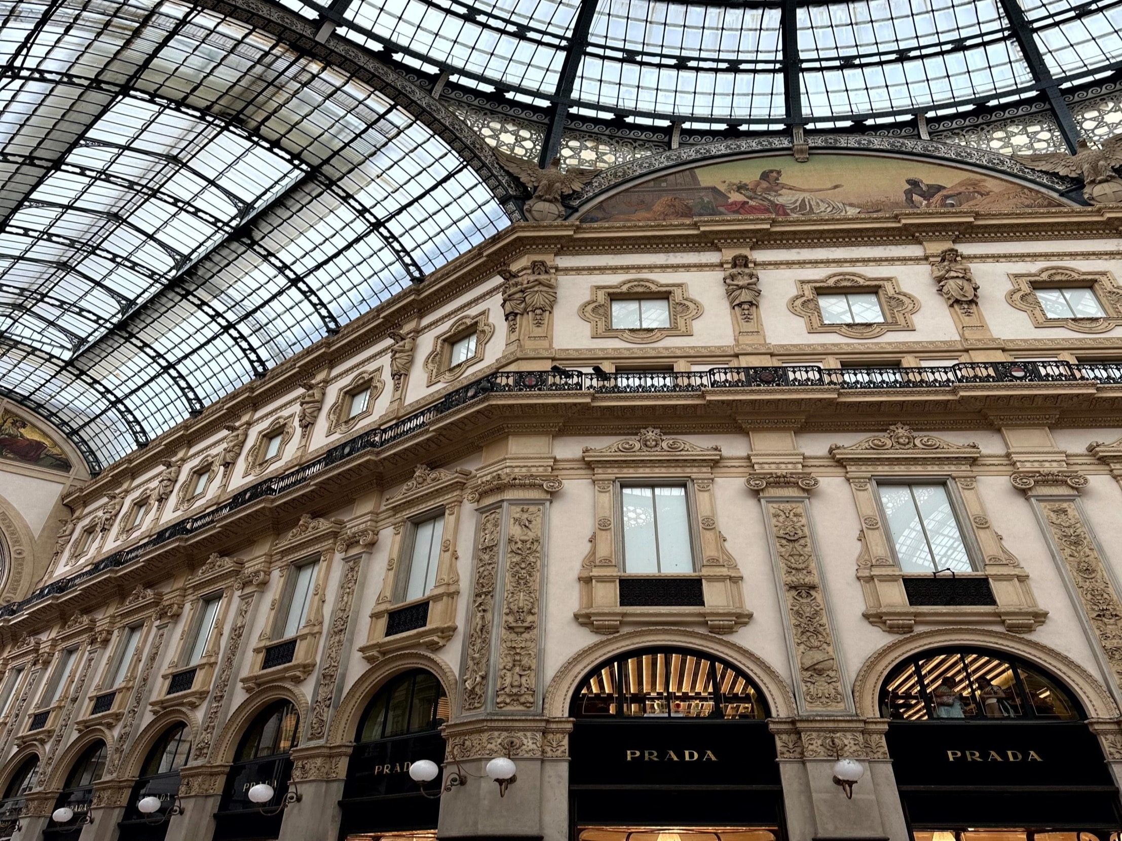 Galleria-Vittorio-Emanuele-II-milan-travel-guide