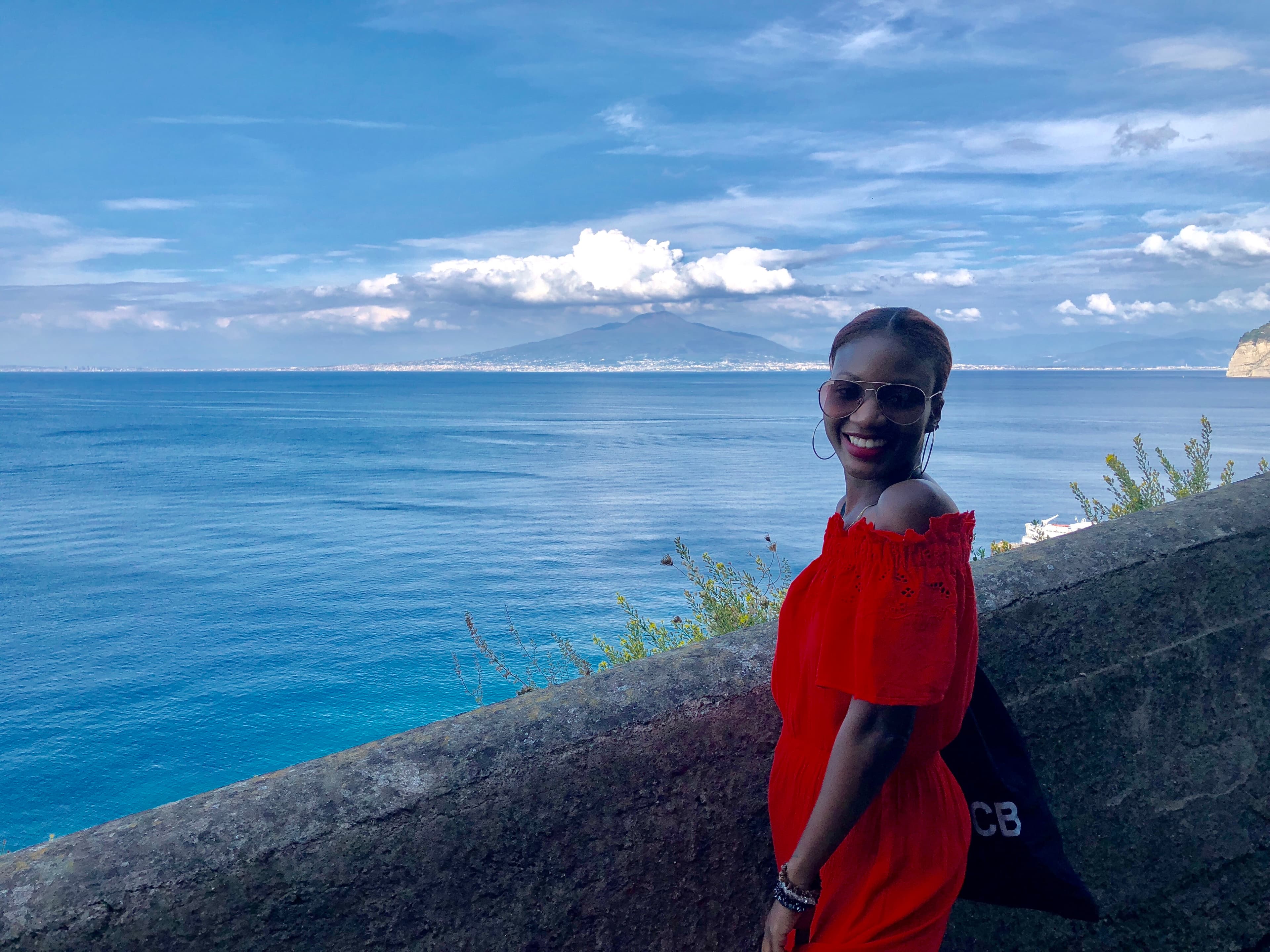 Travel advisor on the seaside