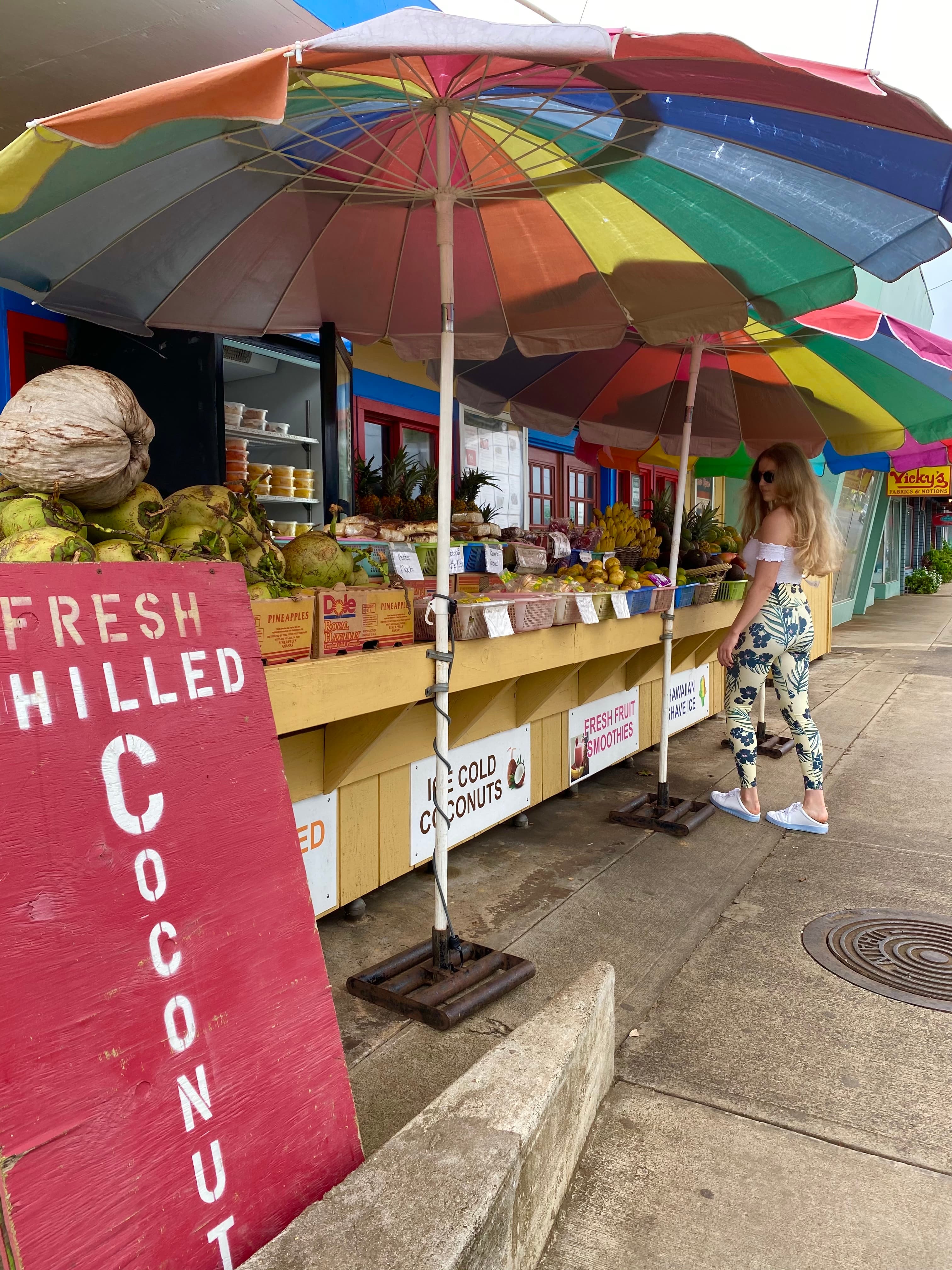 Fresh fruit vendor in Hawaii