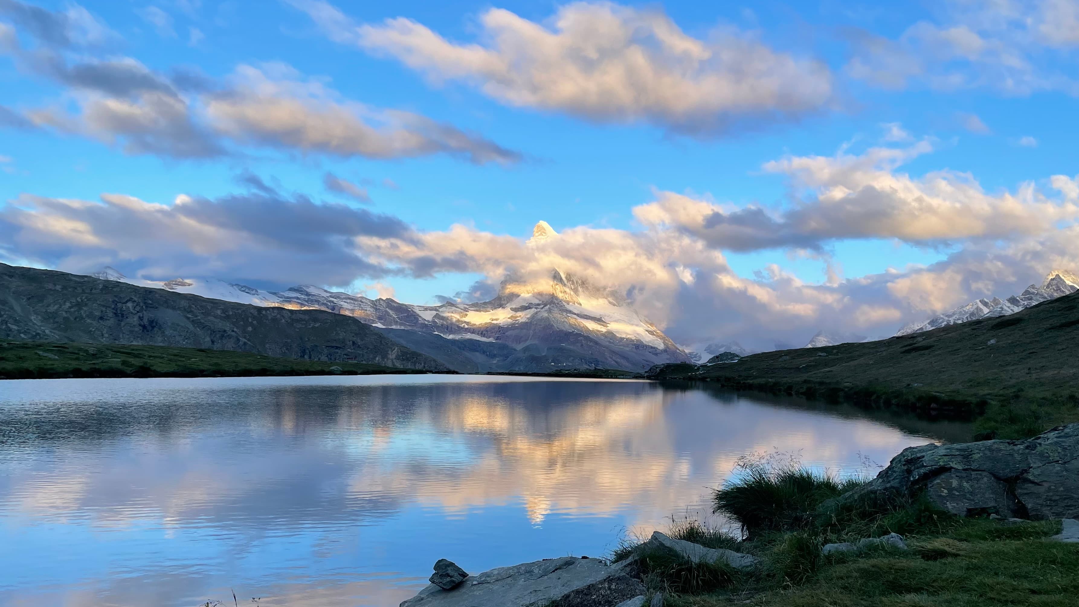 Beautiful view of lake and sky